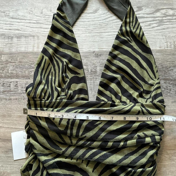 dresses - Picture 2 of 8